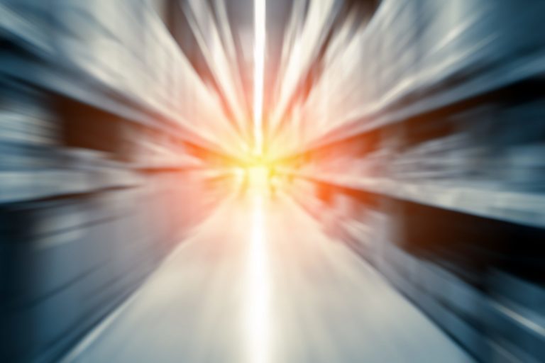 Lager_Gang_Lichtkegel Immobilie